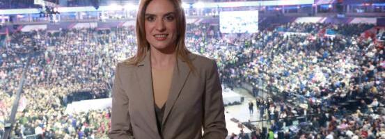 BILO JE MNOGO SKUPOVA, ALI OVAJ JE POSEBAN Ministarka Đurđević Stamenkovski u Areni: Neverovatna energija! Srbija je naša porodica, naša tvrđava, nepobediva!
