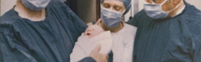 Kad se rodila njenim roditeljima ostavili KRVAVU KUTIJU I JEZIVU LUTKU! Ona je prvo DETE IZ EPRUVETE, a danas...