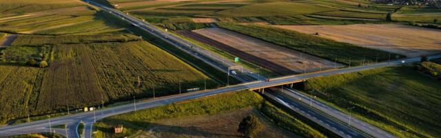 AMSS: Oprez zbog klizavih kolovoza, u gradskim sredinama moguće saobraćajne gužve