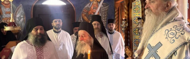 PRVI PUT U ISTORIJI MANASTIRA DEVINA VODA: Pred Trojeručicom zamonašen prvi monah, mitropolit Teodosije uputio snažnu poruku (FOTO)