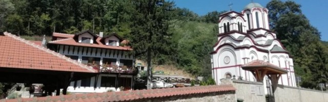 MONASI MANASTIRA TUMANE NASTAVILI SA DONACIJAMA: Uzvraćamo na dobrotu, ovo je pravi način DA BUDEMO UZ NAŠ NAROD!