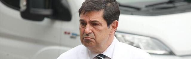 Vraćanje dugova: Dr Ašanin potpisao za SNS