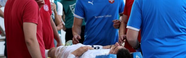 Mladi srpski fudbaler i Zvezdino dete doživeo tešku povredu tokom prijateljskog meča (VIDEO)