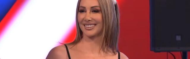 Maca Diskrecija pokazala kako radi alatka iz seksi šopa: Savila se, pa sve ispalo (FOTO)