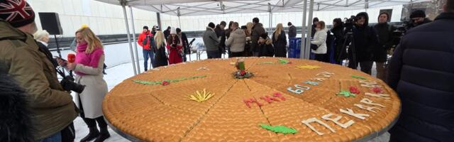 Lomljenje najveće česnice ispred Hrama Svetog Save: Ovo je najradosniji trenutak Božića u Beogradu