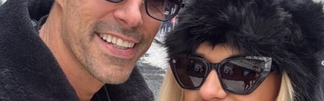 VIŠE NE KRIJE SREĆU S PARTNEROM, PONOSNO PROŠETALI CENTROM! Poznati par snimljen u srcu prestonice - MLADA MAMA BLISTA U BUNDICI! (FOTO)