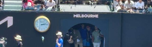 Đoković špijunirao Federera: Švajcarac se vratio na Rod Lejver Arenu, a njegov trening iz tunela gledao Nole /FOTO/