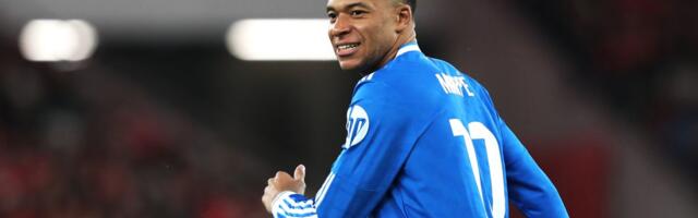 Garaža procenjena na više od milion i po evra, ali Mbape još uvek ne može da vozi