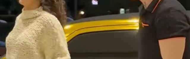 DESINGERICA IZVEO ČITAV HAREM IZ ZLATNE LIMUZINE! Narod zanemeo, a evo kako je reagovala NJEGOVA SUPRUGA! (VIDEO)