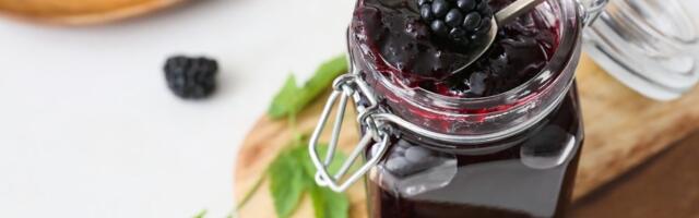 Miris leta u tegli: Proveren recept za domaće slatko od kupina
