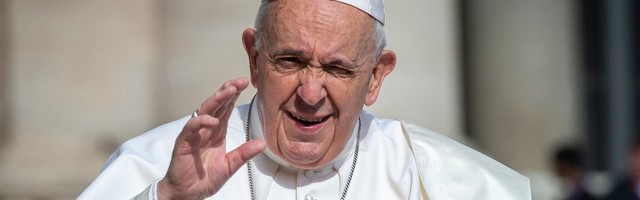 “ISKLJUČITE telefone”: Papa se vratio u Vatikan, tokom obraćanja vernicima poslao MOĆNU poruku
