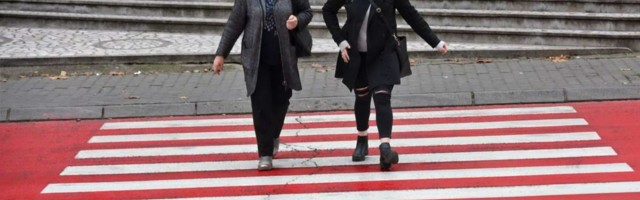 Najluđe korona upozorenje - promovišu seks kako bi motivisali ljude da nose maske