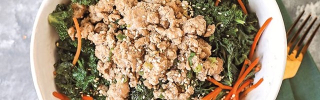 Topla salata sa đumbirom, mladim lukom, svinjetinom i keljom