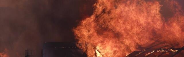 POŽAR PROGUTAO JEDNU OSOBU U PREDGRAĐU ATINE! Telo kremirano do neprepoznatljivosti