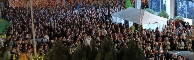 Incident ispred RTS: Pokušao da prođe kroz studentsku blokadu, pa nasrnuo na redare