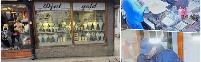 UZNEMIRUJUĆE! ORUŽANA PLJAČKA ZLATARE U NOVOM PAZARU UŽIVO: Kamera snimila razbojnika sa pištoljem i biber sprejom - ukrao nakit u vrednosti od 400.000 evra