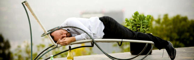 Olešio se od alkohola, lekari konstatovali smrt, a onda... Ono što je usledilo je MNOGO GORE OD SVAKOG HOROR FILMA!