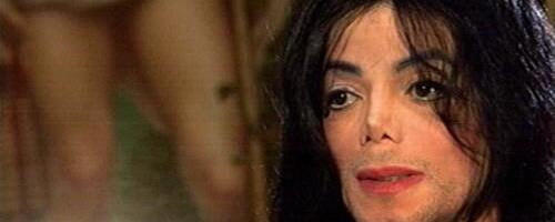 Ovako je Majkl Džekson izgledao pre plastičnih operacija, vitiliga i nesreće koja mu je spalila kosu: Od 26-te nosio perike, oko nosa je imao žive rane!