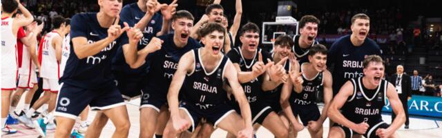 Majstoriiiiii - Legende se poklonile mladim košarkašima Srbije