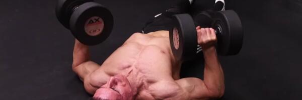 Do savršeno definisanih mišića samo uz pomoć bučica