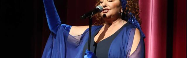 "Ništa veće od života nisam mogla tražiti!" Ana Bekuta izašla pred publiku u DIVA KOMBINACIJI, na koncert joj došlo pola estrade, a evo šta su joj DOBACILI U PRAVOM TRENUTKU! (VIDEO)