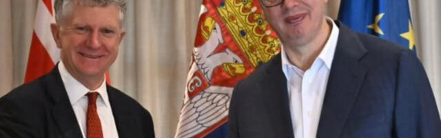 VUČIĆ SE SASTAO SA PAUELOM Očuvanje mira i stabilnosti od ključnog značaja