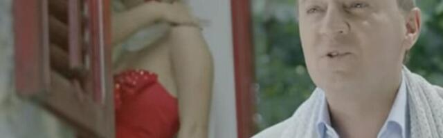 OSTAVIO 19 GODINA MLAĐU, A SAD KOMŠIJE RAZVEZALE JEZIK! O Baji imali SVAŠTA da kažu, tvrde da kod njega VIĐAJU...