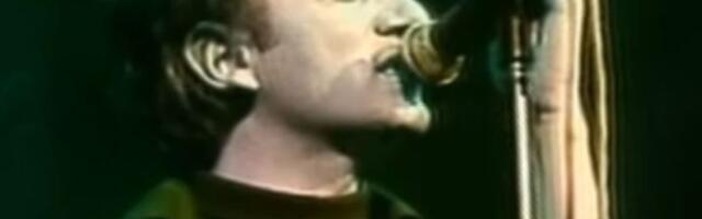 Pesma uz koju su mnogi plakali krije istinitu priču: Nije znao da iz vojske ide na venčanje najveće ljubavi