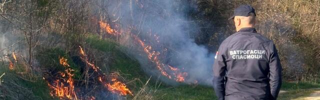 Tri prijave zbog požara na otvorenom kod Novog Sada! Vatrogasci apeluju: Ovo nikako ne smete da radite