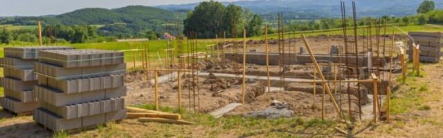 KOLIKO KOŠTA GRADNJA TEMELJA ZA KUĆU PO KVADRATU I KAKO GA NAPRAVITI?! Sve na jednom mestu!