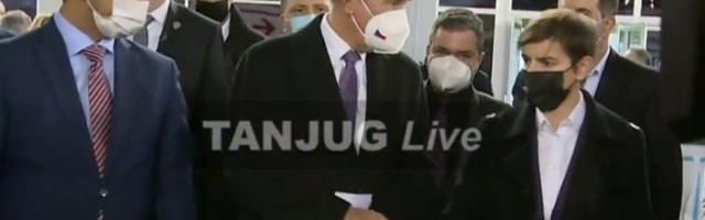 BRNABIĆ I BABIŠ OBIŠLI PUNKTOVE ZA VAKCINACIJU NA BEOGRADSKOM SAJMU! Premijer Češke danas boravi u Srbiji, SA NJIM DOPUTOVALI I MEDICINSKI EKSPERTI! Foto/Video