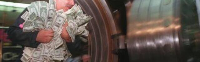 Bankar iz Herceg Novog otuđio 870.000 evra! Evo kako je pokušao da zamaskira pljačku svoje filijale