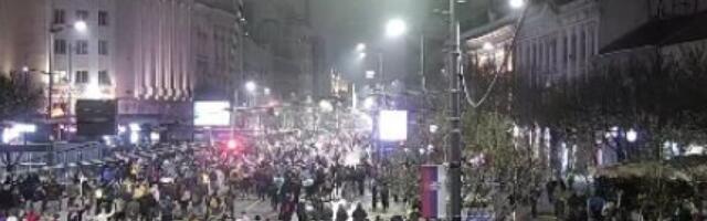 ŠTA SE KRIJE IZA SPINA DA JE NA PROTESTU KORIŠĆEN ZVUČNI TOP? Stručnjaci za bezbednost razbili laži i mitove