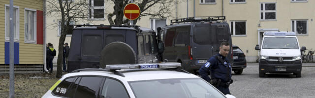 OKRUŽE ŽRTVU, SNIMAJU NASILJE I TUKU DO KOSTIJU! Grupa od 40 mladih sejala strah na ulicama