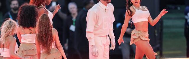 Donald Tramp je video snimke sa Superboula i pobesneo: „Apsolutno užasno! Odvratno. Niko ne razume ni reč šta ovaj momak govori, a ples je odvratan"