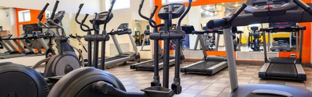 STRAVIČAN BOMBAŠKI NAPAD U ZEMUNU: Eksplozija razorila fitnes klub, GELERI LETELI OKOLO!