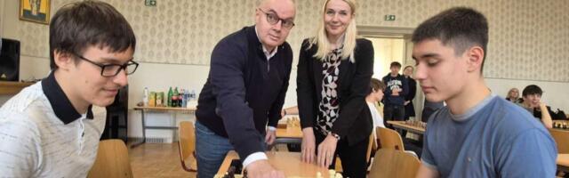 ŠAHOVSKI KUP ZEMUNSKE GIMNAZIJE: Turnir otvorio predsednik saveza Andrija Jorgić, pobedio učenik Đorđe Trajković