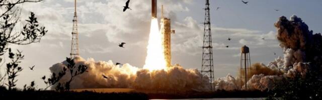"OVO JE NAŠ POVRATAK": Pogledajte kako je izgledalo ISTORIJSKO LANSIRANJE rakete NASA na MESEC (FOTO, VIDEO)