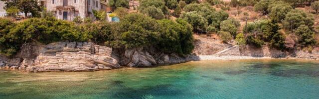 Lefkada ima tajnu koji mnogi ne znaju: Ostrvo Kastos je raj bez automobila i gužve, a ručak je uvek "tek upecan"