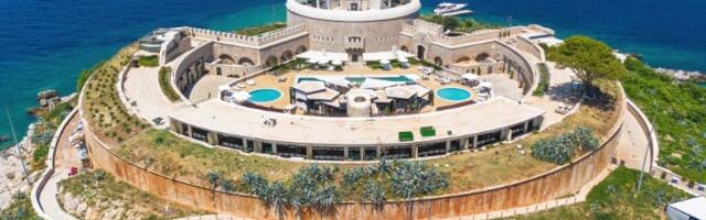 Bio turistička atrakcija, a sada je hotel: Čuveni zatvor "Mamula" u Crnoj Gori ovako danas izgleda