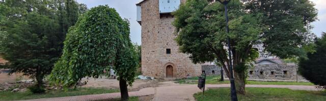 ROKOVI PROBIJENI – Otvaranje Kule motrilje kasni više od godinu dana