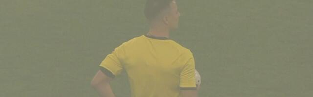 Navijači ponovo zapalili baklje, sudija morao da reaguje: Novi prekid!