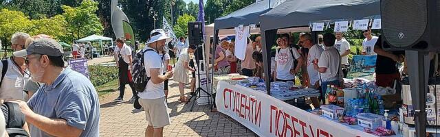 VIDEO: Štandovi pred početak studentskog skupa u Novom Sadu na više lokacija