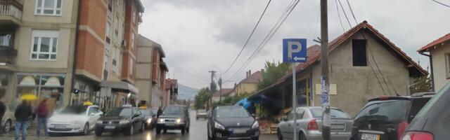 Dve radnice privedene jer su uzimale novac i robu i oštetile vlasnika za 4,5 miliona