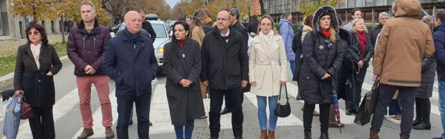 Počeo protest Zastani Srbijo u Beogradu i više gradova u Srbiji (FOTO/VIDEO)