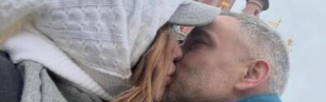 ČOVEK IZ SENKE JE BITAN ČLAN PORODICE MITROVIĆ! Javno osvanule njegove slike - a tek s kim se LJUBI