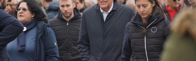 Žoc stigao na sahranu Duleta Vujoševića, dodirnuo kovčeg, pa izjavio saučešće porodici