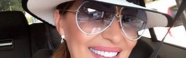 CECA STIGLA NA LITIJU! Folk diva sa građanima čekala ispred Hrama Svetog Save - evo koji muškarac joj je PRAVIO DRUŠTVO!