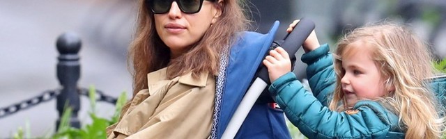 Irina Šajk sa ćerkom u šetnji - ko koga vozi u kolicima? (FOTO)