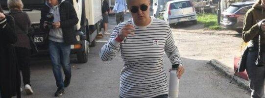 MARIJA ŠERIFOVIĆ PROŠETALA NOVU LIMUZINU: Pevačica  provozala novi automobil vredan 110.000 evra, evo kako izgleda! (FOTO)